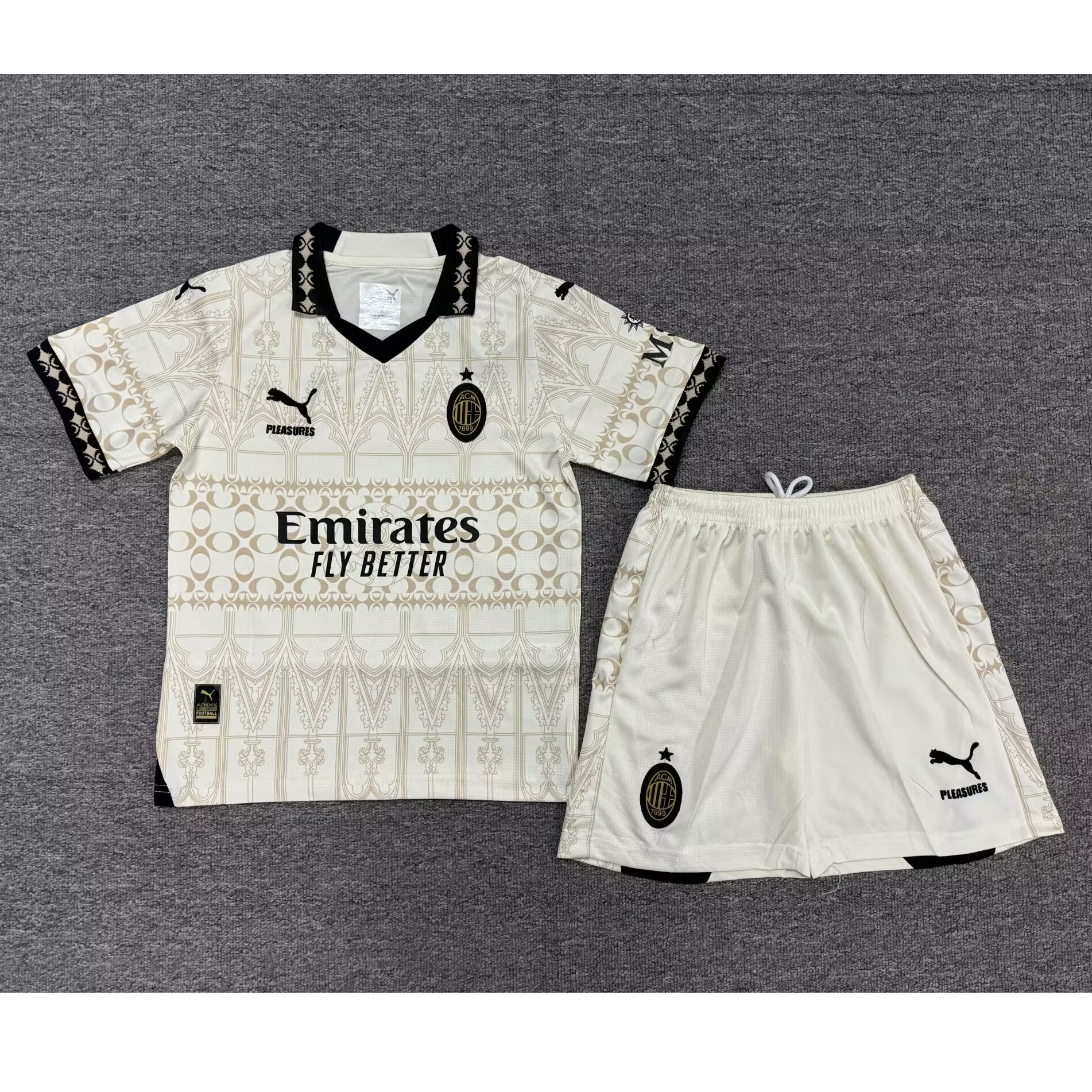 2024/25 AC Milan Pleasure Co-Brande Blanc Edition Ensemble de Vetements de Enfants Maillot