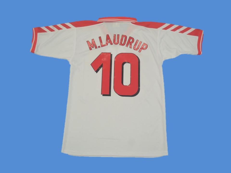 1998 Denmark Away Jersey M.Laudrup #10