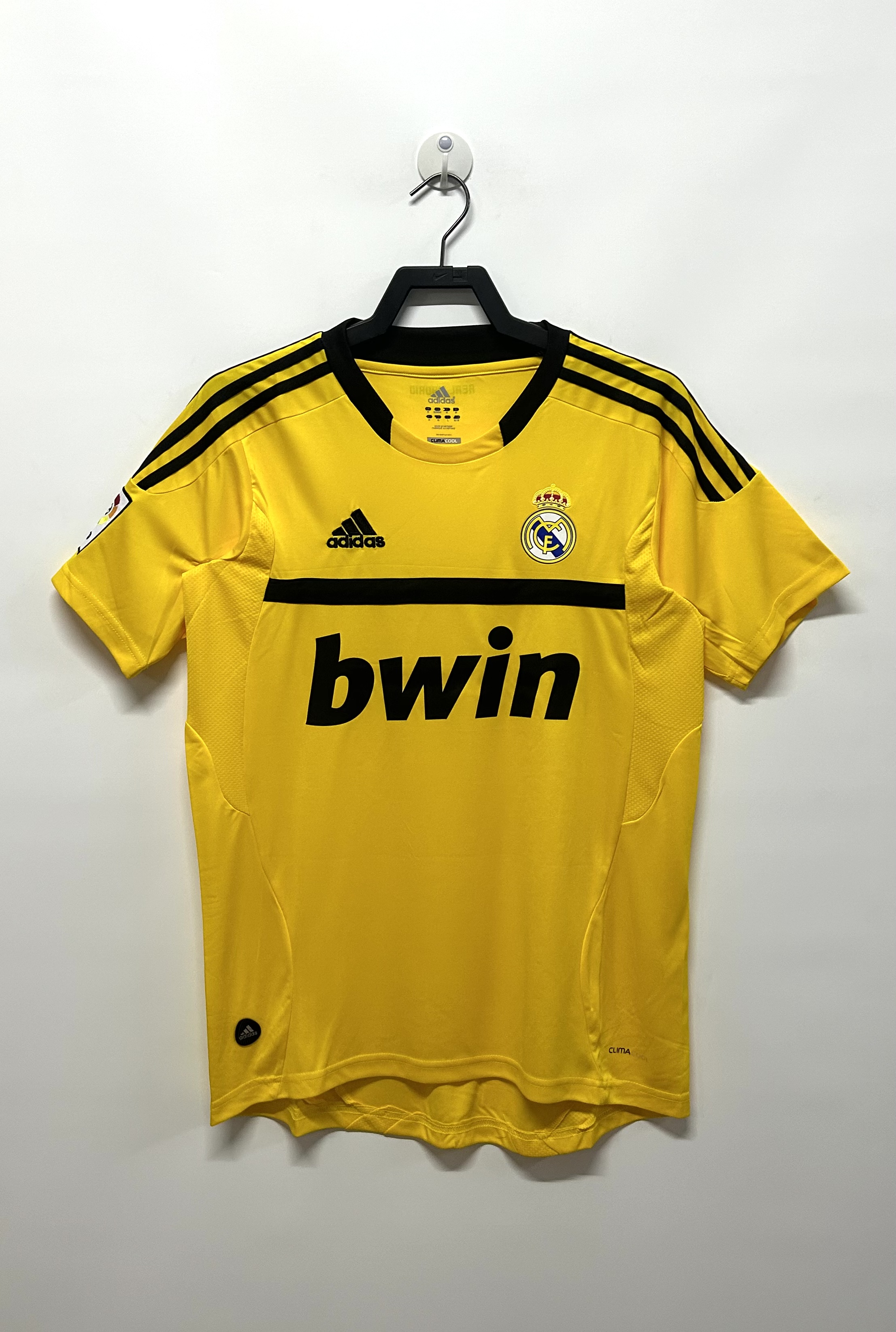 2011-2012 Real Madrid Goalkeeper Jersey Yellow