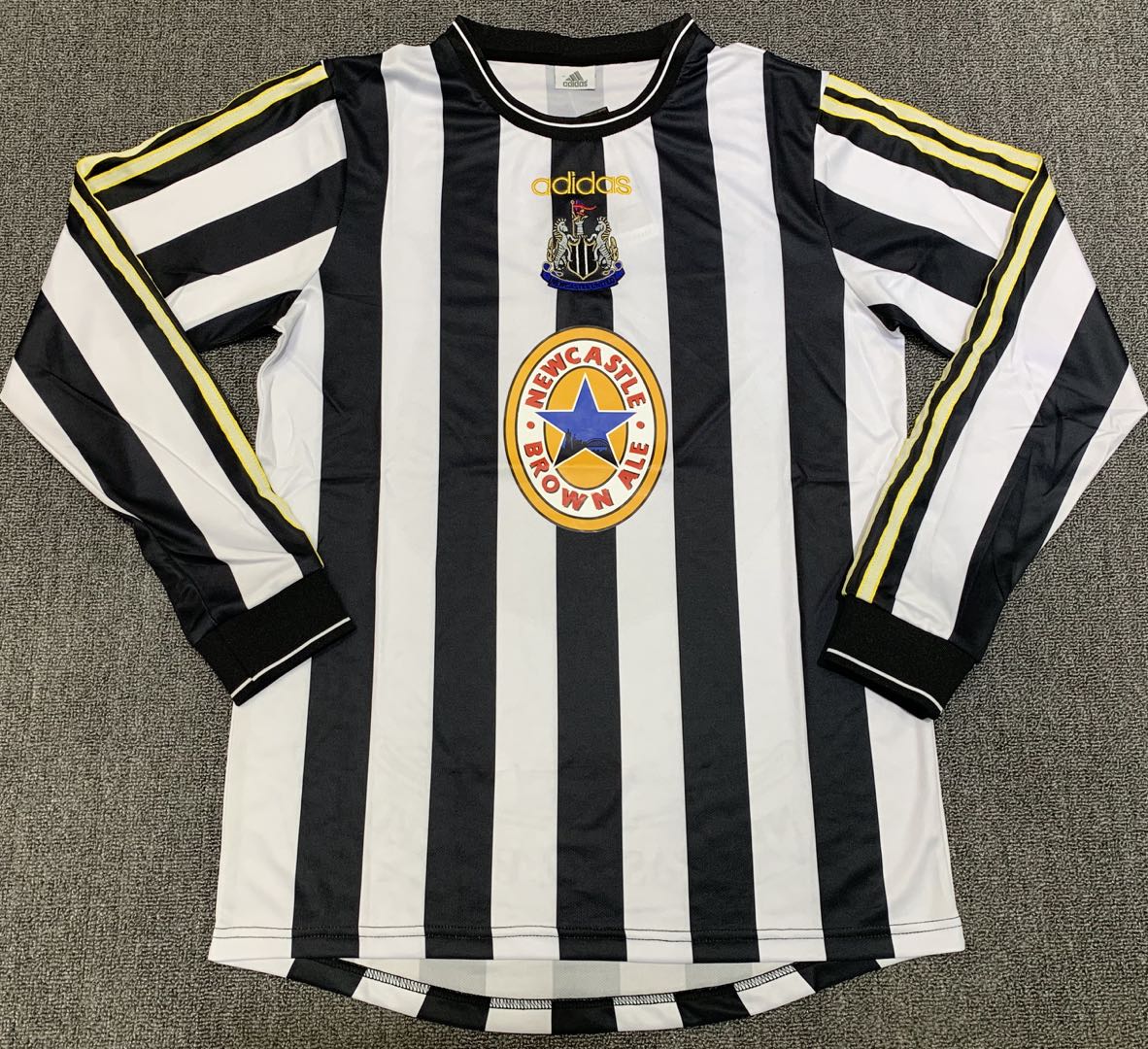 1997-1999 Newcastle United Domicile Manches Longues Maillot